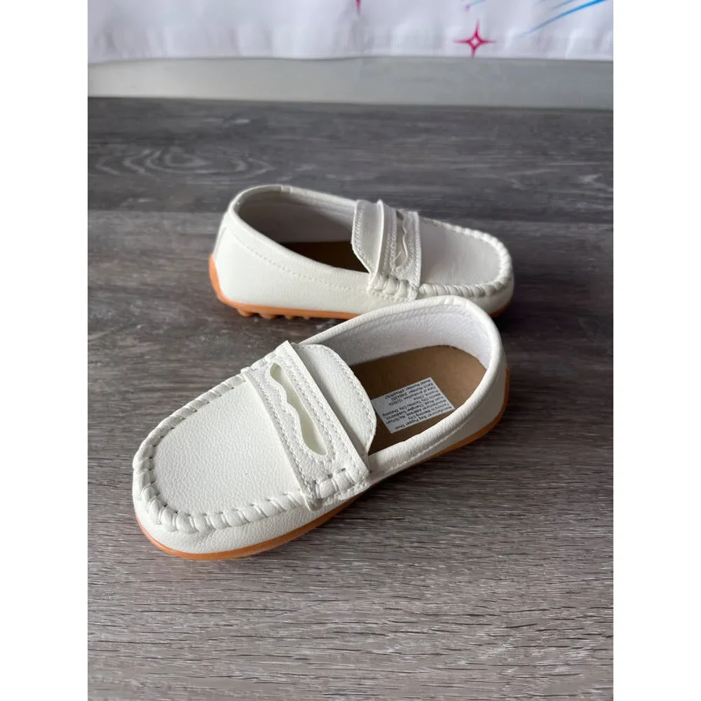 White Toddler Loafer (Size 8)